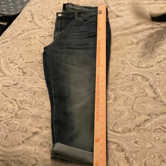 Gap crop jeans with distressed bottom - Picture 5 of 6